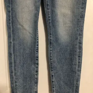 7 For All Mankind Criss Cross Denim Jeans Women's Size 24‎ Trendy thumbnail 3