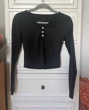 Shein Black Long Sleeve thumbnail 1