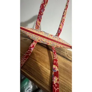 Vera Bradley Like Small Quilted Tote Bag Red Floral Paisley‎ Mesa Red Zipper Handbag thumbnail 3
