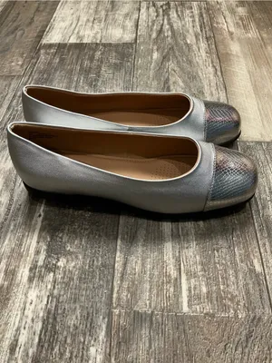 Comfortview Silver Ballet Flat with Silver Metallic Toe Size 10 Wide thumbnail 14