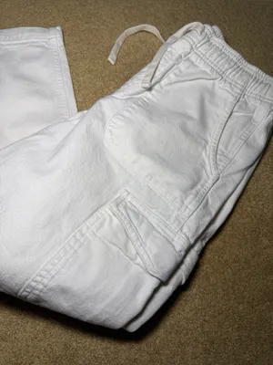 Women’s GAP Easy Cargo Capris thumbnail 2