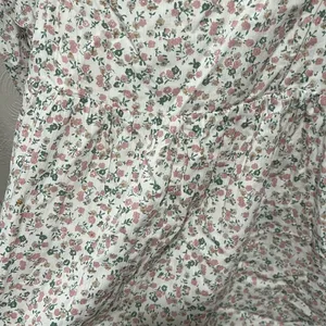 Storia Floral Print Babydoll Blouse Puff Sleeves Square Neckline Size Medium thumbnail 3