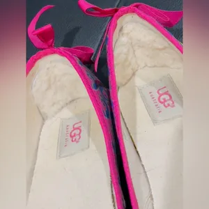 UGG women’s flats shoes size 9.5 like new thumbnail 8