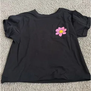 Crop Tee Black Size M thumbnail 1