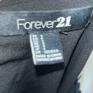 Forever 21 Womens Tank Top Black Striped Sleeveless Scoop Neck Sequin Chiffon S thumbnail 2