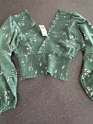 Abercrombie & Fitch NWT Green Floral Smocked V-Neck Long Sleeve Crop Top Blouse thumbnail 8