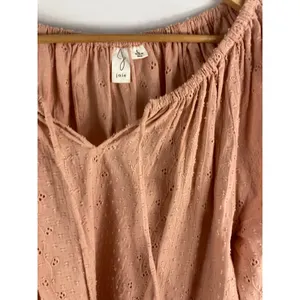 Joie Eyelet Textured V Neck Blouse Soft Pink Size Large thumbnail 3