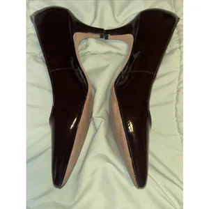 Clarks Artisan Sz 7.5 Burgundy Patent Leather Kitten Heel Pumps Pointed Toe thumbnail 9
