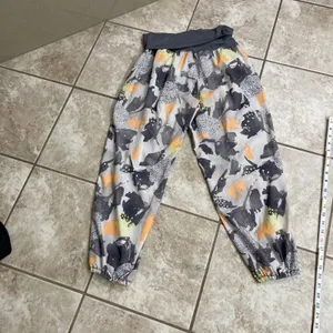 Lululemon‎ OM High Rise Abstract Print Jogger Pants Grey Orange Yellow Size 6 thumbnail 3