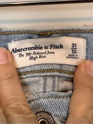 Abercrombie 90s Relaxed Jeans High Rise Light Wash Size 31 Regular thumbnail 4