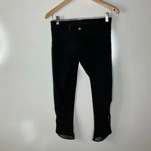 Lululemon Black Cropped Leggings‎ Size 6 thumbnail 2