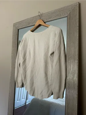 Aritzia Wilfred Cream Silk and Cashmere Blend V-Neck Sweater Size Large thumbnail 2