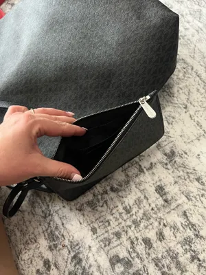 Michael Kors Purse & Wallet thumbnail 4