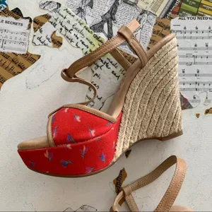 Splendid Luau Fiesta Red Floral Y2K Espadrille Wedge Sandals Women's Size 6 thumbnail 5