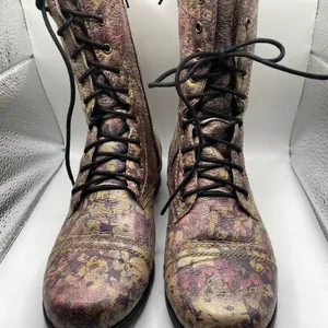 Heritage Women's Floral Boots Size 7.5 with zipper and lace thumbnail 4