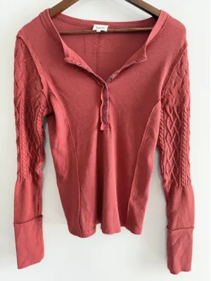 BKE Henley Top Red Waffle Cable Knit Boho Textured Long Sleeve Thermal Small thumbnail 1