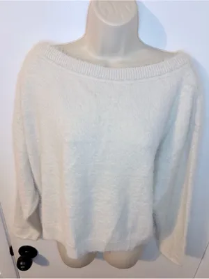 Beverly and Beck XS Cream Fuzzy Boat Neck Sweater Oversized thumbnail 3