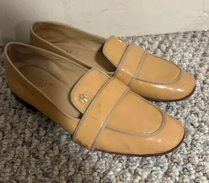 Tory Burch Evette Patent Loafer in Nude- Size 8 thumbnail 1