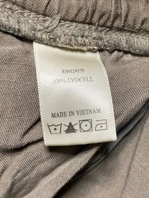 Sneak Peek Women's Cropped Pants - Olive thumbnail 4