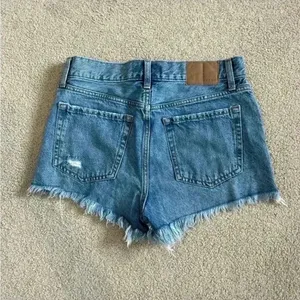 Aeropostale blue distressed button front high rise boyfriend shorts in size 2 thumbnail 2