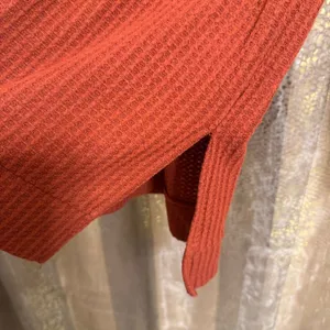 Zenana Burnt Orange Waffle Knit Long Relaxed V Neck Tunic Top Med/Large thumbnail 4