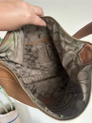 Vintage Coach Legacy 9325 Medium Slim Hobo Duffle Sac Bag in Cognac Leather thumbnail 3