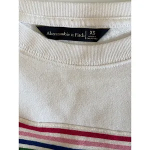 Abercrombie & Fitch Womens‎ XS White Rainbow Stripe Cropped Sweatshirt Pullover thumbnail 7