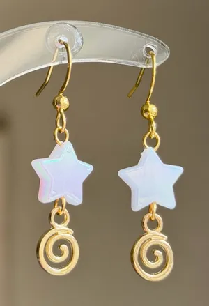 Handmade star & swirl dangle earrings⭐️❤️ thumbnail 1