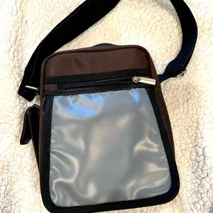 Crossbody Adjustable Medium Messenger Bag Many Pockets And Compartments Brown thumbnail 1