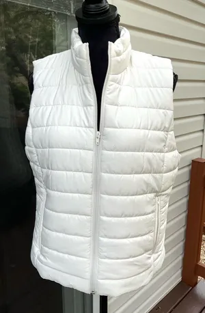 Women's Quilted Puffer Vest - Lightweight Zip Front 🍃🍂 thumbnail 1