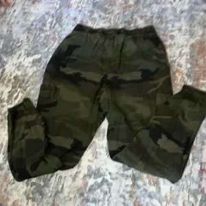 Hollister Camo Pants thumbnail 3