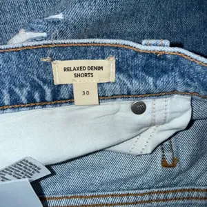 Madewell Relaxed Denim Shorts Women‎ 30 Light Blue Good Distressed Raw Hem thumbnail 3