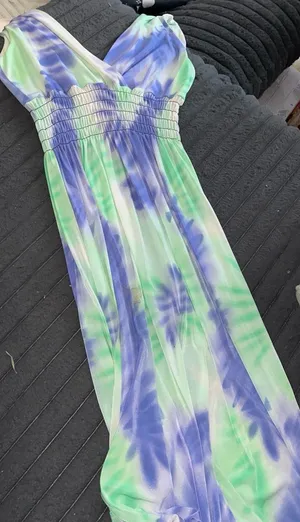 2 dresses Multiple Size L thumbnail 1
