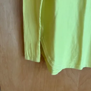 Lululemon Sweater Womens‎ XL Yellow Long Sleeve Ribbed Cuff Back Logo Curved Hem thumbnail 5