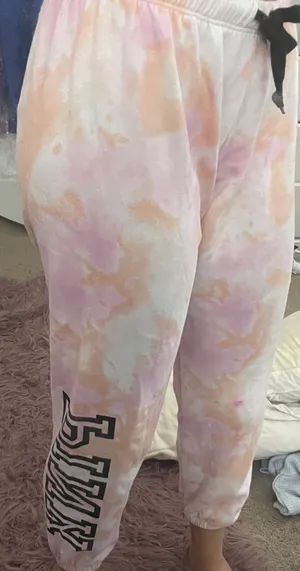PINK Victoria’s Secret Sweatpants thumbnail 1