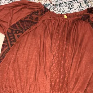 Free People size xsmall oversized boho rust colored embroidered top thumbnail 8