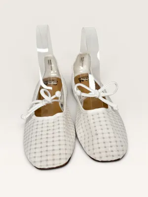 Madden NYC White Fabric Mary Janes Size 6 thumbnail 2