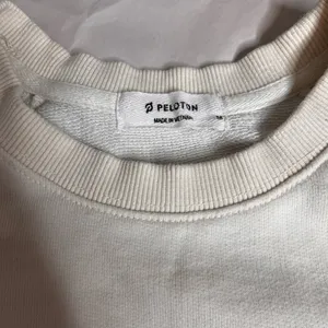 Peloton Cream Crewneck Sweatshirt Women's Size M Cozy Athleisure thumbnail 7