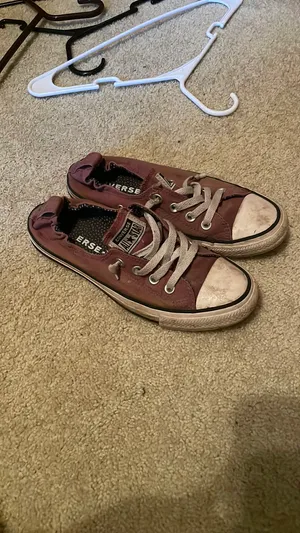 Converse Low-Top Burgundy thumbnail 3