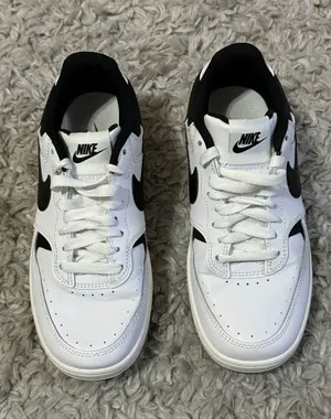 Gamma Force Shoes Sz 6 White & Black thumbnail 3