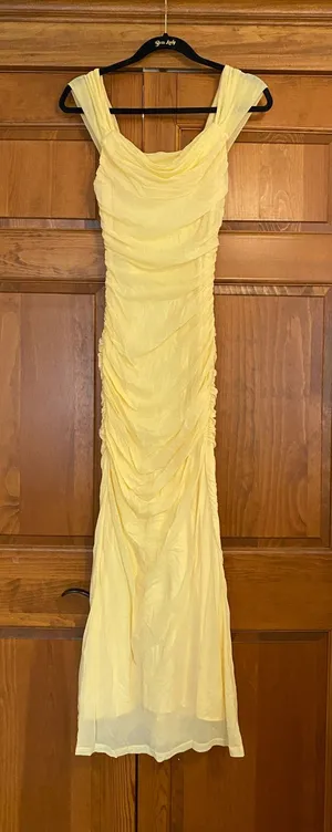 Yellow maxi dress Size M thumbnail 1