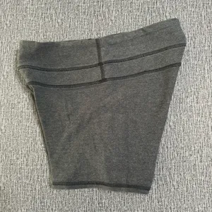 Lululemon Women’s Athletic Shorts thumbnail 4