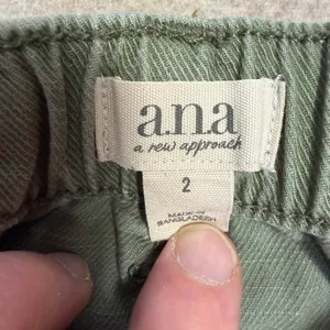 a.n.a Womens 2 Green Utility Gorpcore Military Inspired Cargo Pants thumbnail 4