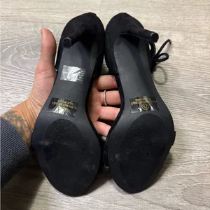 •LULUS• BLACK STRAPPY HEELS thumbnail 7