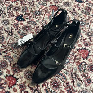 Zara Black Patent Leather Women's Shoes thumbnail 1