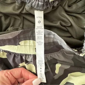 Lululemon Camo Shorts thumbnail 4