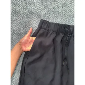 Lululemon Womens On The Fly Skirt Black Travel‎ Commute Curved Hem Sz 6 thumbnail 5