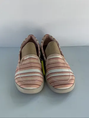 Skechers Slip-On Striped Sneakers in Pink and Cream thumbnail 3