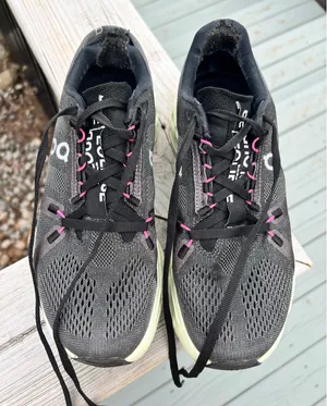 On Cloud Shoes thumbnail 2