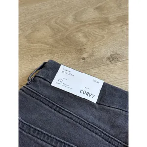 NWT Womens American Eagle curvy mom jean stretch black super high‎ rise 12 31W thumbnail 11